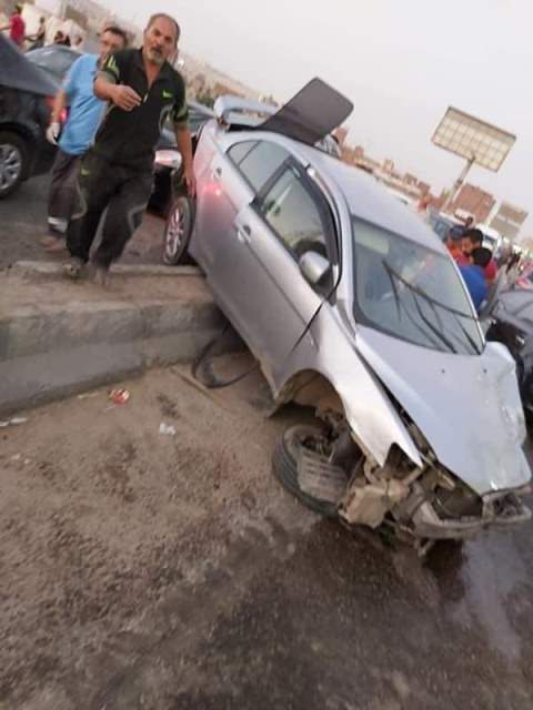 «حادث بشع».. تطاير سيارات من أعلى الطريق الدائري و9 أشخاص إصاباتهم خطيرة