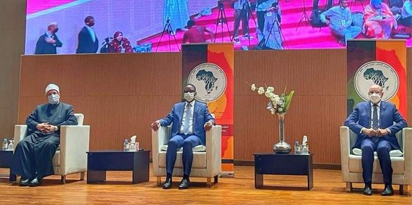وزير الأوقاف خلال كلمته بالجلسة الافتتاحية بالمؤتمر الإفريقي لتعزيز السلم المنعقد بدولة موريتانيا بحضور الرئيس الموريتاني : 