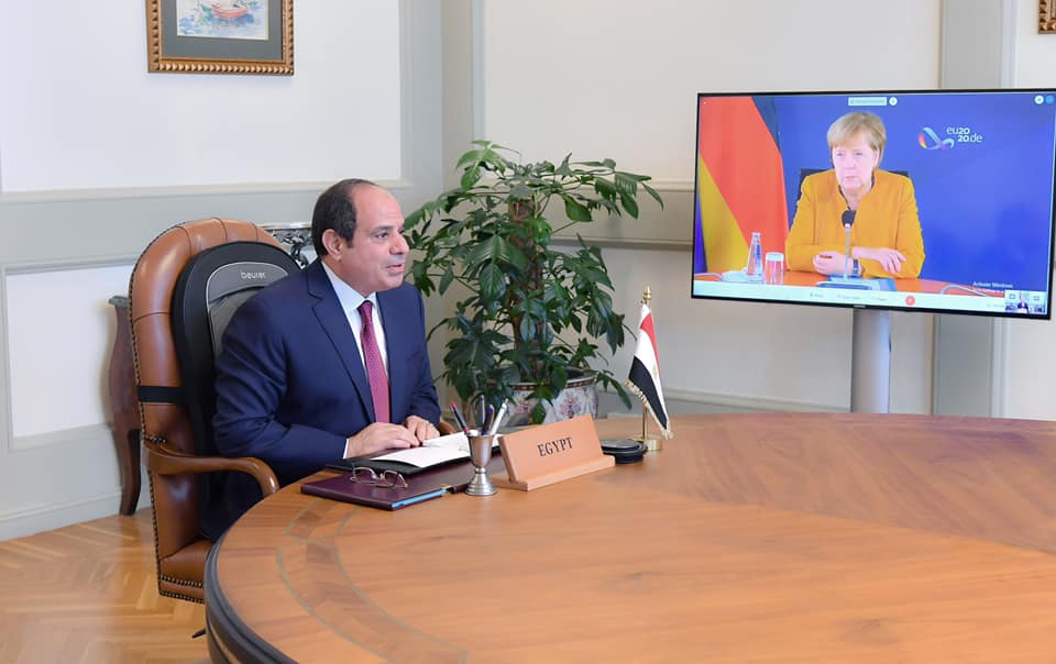 تلقى السيد الرئيس عبد الفتاح السيسي اليوم اتصالاً هاتفياً عبر تقنية الفيديو كونفرانس من المستشارة الألمانية أنجيلا ميركل.