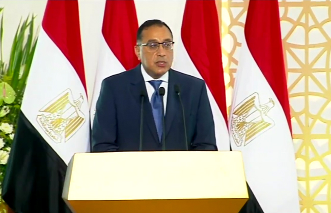 رئيس الوزراء يتوجه إلى العراق على رأس وفد رفيع المستوى للمشاركة في أعمال اللجنة العليا المشتركة بين البلدين