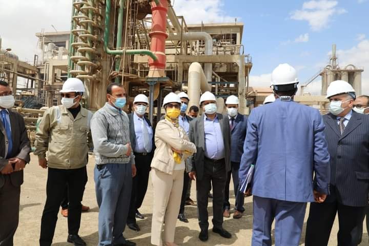 وزيرة البيئة تتابع الوضع البيئي لشركة النصر للأسمدة والصناعات الكيمياوية