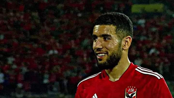  رسمياً: الأهلي يعلن إعارة أحمد القندوسي لسيراميكا لمدة موسم.