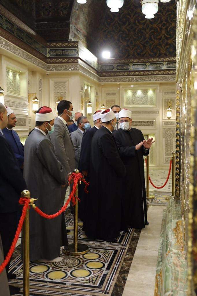 تفقد صباح اليوم الإمام الأكبر  أعمال التجديد الشاملة بمسجد الحسين