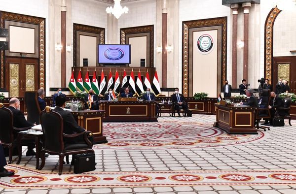عقدت اليوم قمة ثلاثية بالعاصمة العراقية بغداد بين السيد الرئيس عبد الفتاح السيسي، ورئيس وزراء العراق السيد مصطفى الكاظمي، وعاهل المملكة الأردنية الملك عبد الله الثاني.