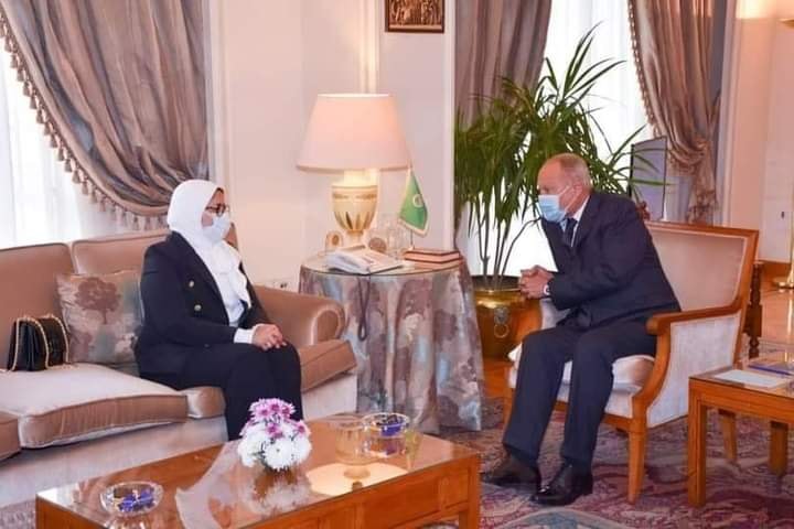 وزيرة الصحة تلتقي الأمين العام لجامعة الدول العربية لبحث سبل استمرار تقديم الدعم الطبي للدول العربية. 