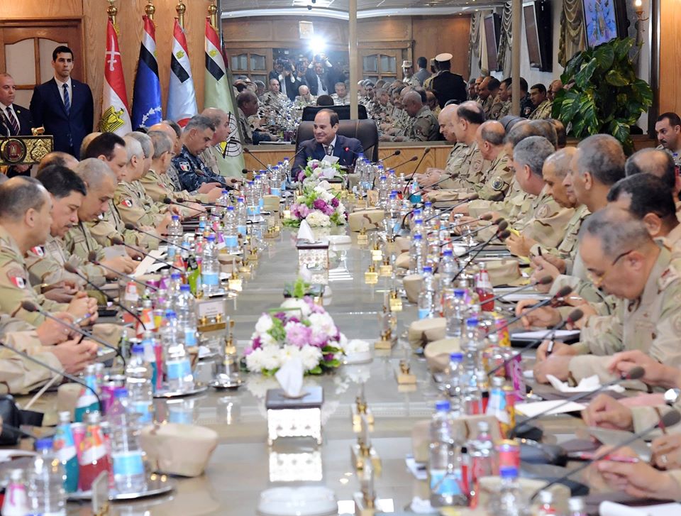 ترأس السيد الرئيس عبد الفتاح السيسي اليوم اجتماعاً موسعاً لقيادات القوات المسلحة بمقر الأمانة