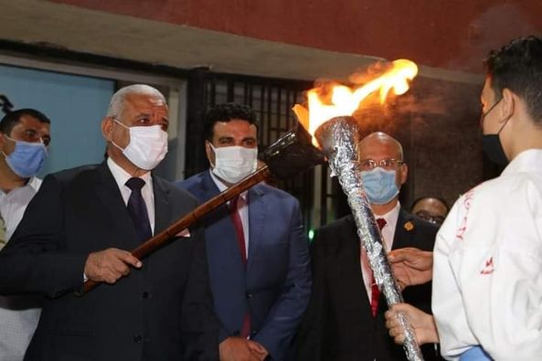 محافظ السويس يوقد شعلة أولمبياد الطفل المصرى للطلائع النسخة الثالثة