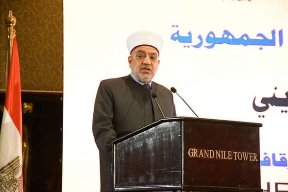 وزير الأوقاف والشئون والمقدسات الإسلامية بالمملكة الأردنية الهاشمية يشيد بموضوع المؤتمر: