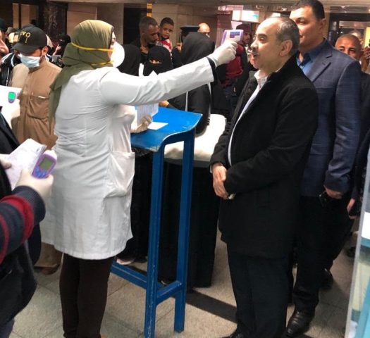 وزير الطيران المدنى يتابع أول بأول الإجراءات الوقائية بمطار القاهرة الدولى