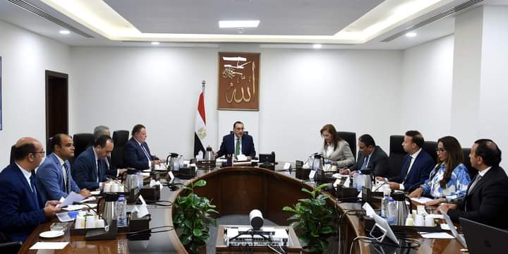 رئيس الوزراء يتابع ما يتم منحه من تيسيرات ومحفزات للمصريين بالخارج في مختلف القطاعات