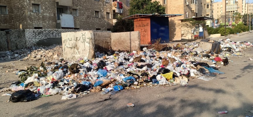 القبض علي نابشى القمامة ومصادرة التروسيكلات بالاسماعيلية