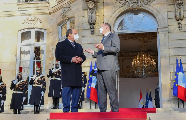تفاصيل لقاء الرئيس السيسي برئيس الوزراء الفرنسي