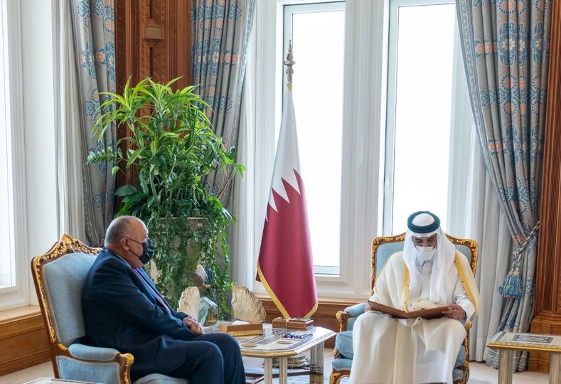 وزير الخارجية يُسلم أمير دولة قطر رسالة من السيد رئيس الجمهورية