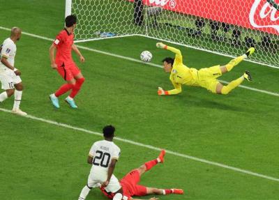 غانا تكتسح كوريا الجنوبية بثلاثية مقابل هدفين في كأس العالم قطر 2022.