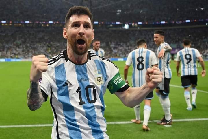الأرجنتين تكتسح المكسيك بثنائية نظيفة في كأس العالم قطر 2022.