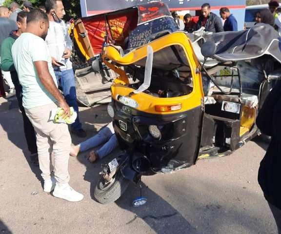 تفاصيل وفاة وإصابة 14 فى حادث تصادم سيارة نقل بتوك توك فى مدينة بدر..