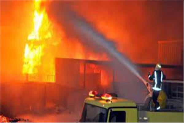 إصابة عاملين في حريق مصنع حلويات بالشرقية