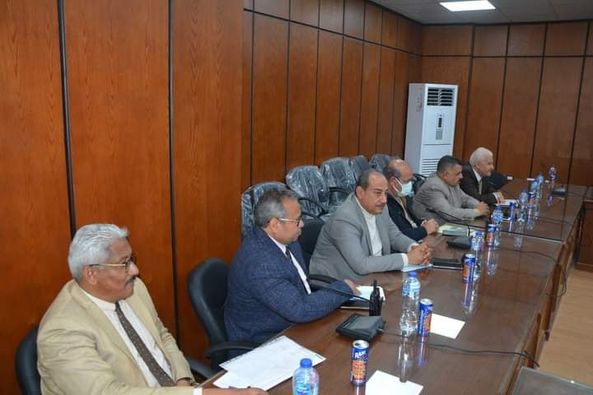 محافظ المنيا يناقش مع أعضاء مجلس الشيوخ عدد من القضايا والطلبات