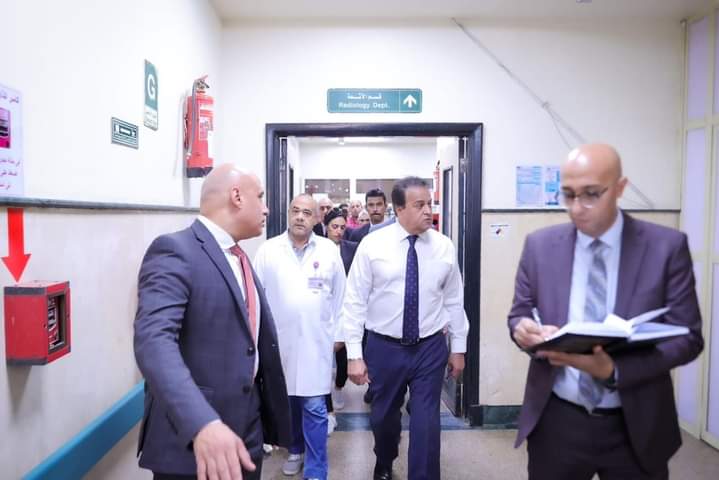 في زيارة مفاجئة لمستشفى الزيتون التخصصي.. وزير الصحة يوجه برفع كفاءته