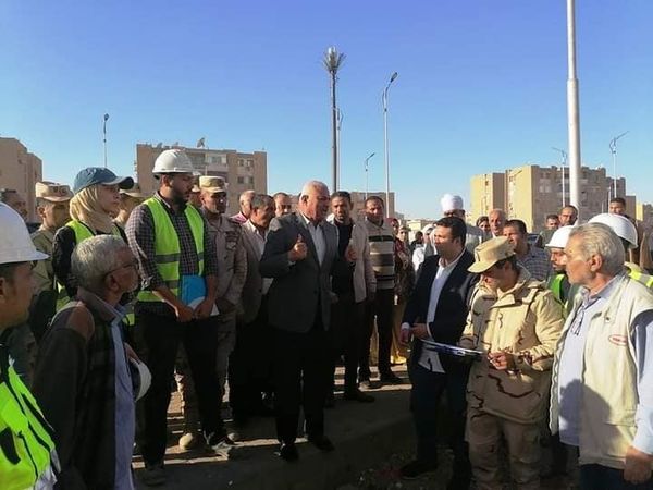 محافظ السويس يتفقد بدء اعمال التطوير بمدينة الايمان بحي الاربعين