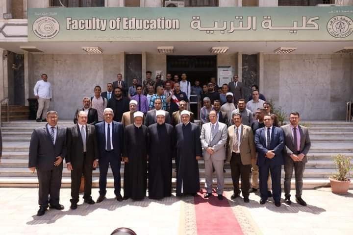 رئيس جامعة الأزهر ووزير الأوقاف يفتتحان مسجدَ كلية التربية جامعة الأزهر بالقاهرة .