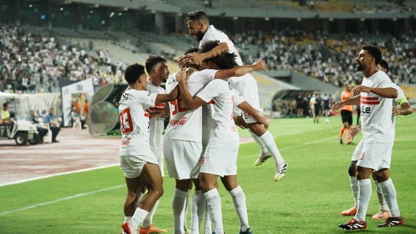 الزمالك يكتسح المصري بثلاثية نظيفة في دوري نايل.