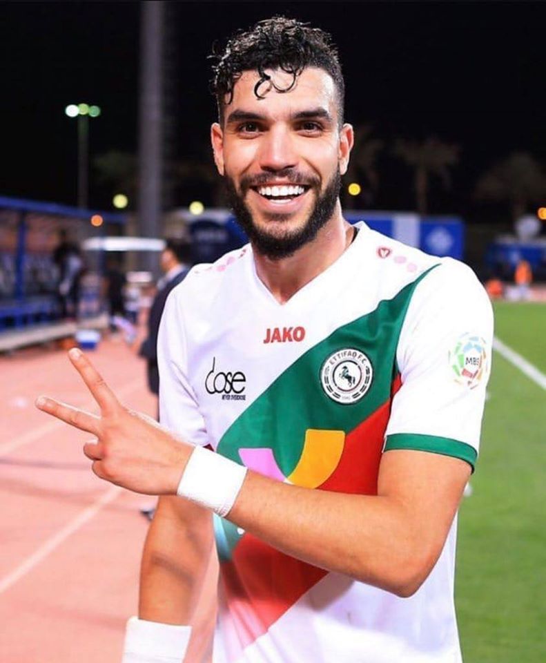 الأهلي يتوصل لاتفاق بشأن عودة أزارو إلى الدوري السعودي.