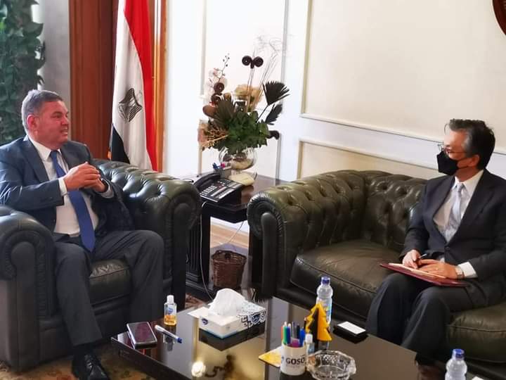 وزير قطاع الأعمال العام يبحث مع سفير اليابان بالقاهرة تعزيز التعاون الاقتصادي
