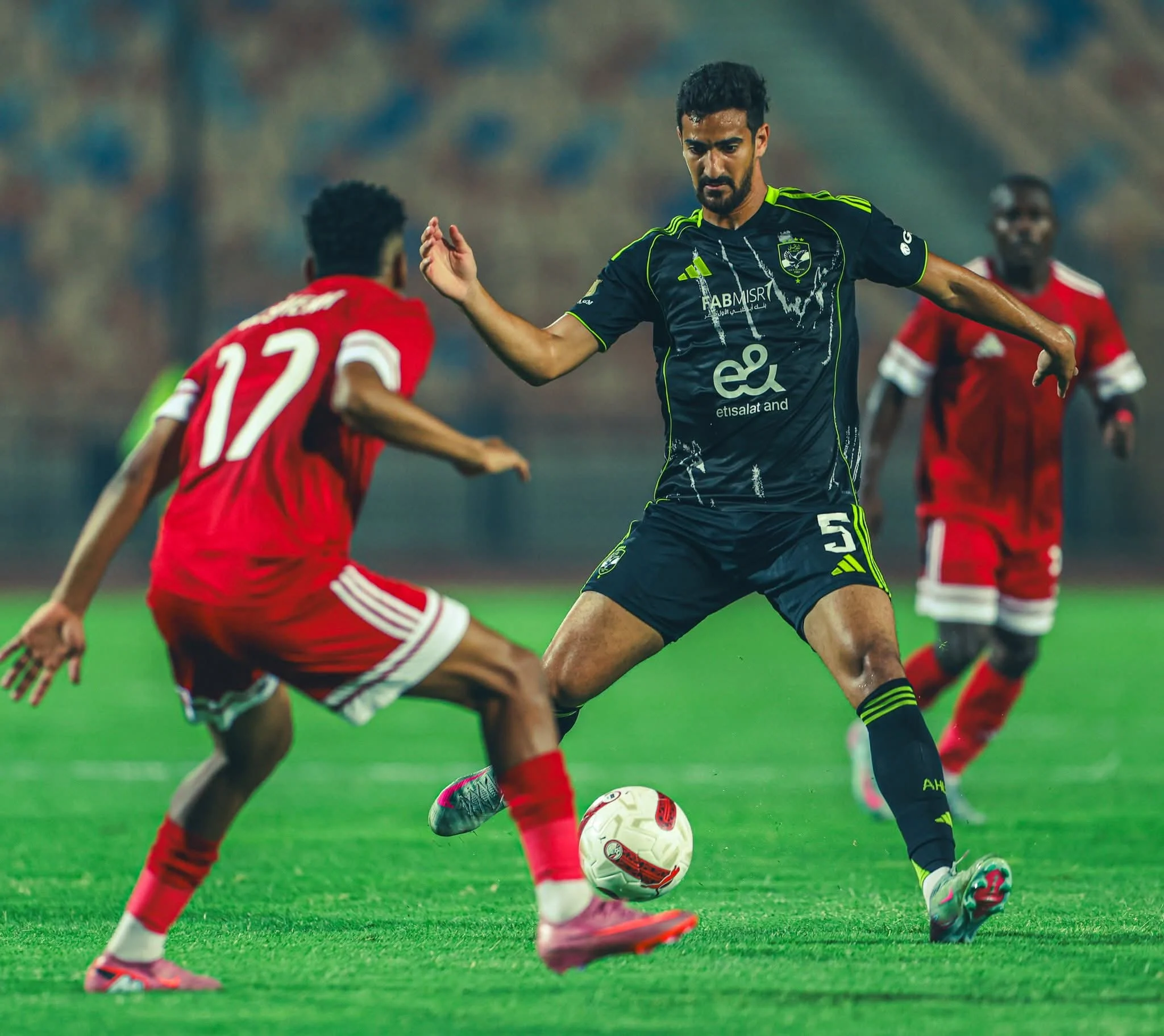الأهلي يتعادل أيجابياً مع موردن سبورت في أول منافسات الدوري المصري.
