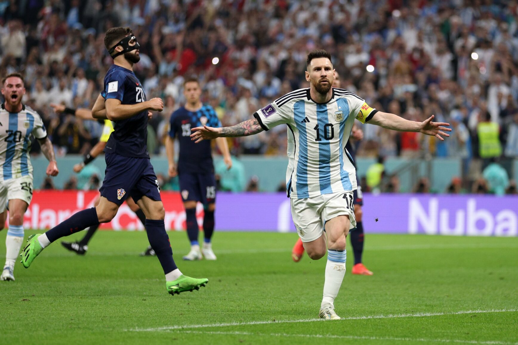 الأرجنتين تكتسح كرواتيا بثلاثية نظيفة وتطيح بها من كأس العالم وتتأهل ألي نهائي مونديال قطر 2022.