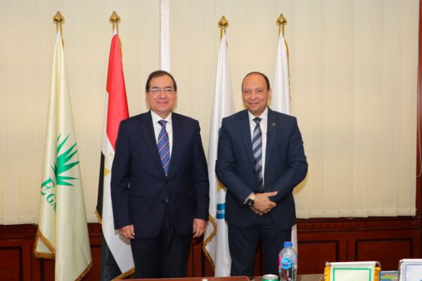 وزير البترول يزور شركة غاز مصر ويثني علي أداء الشركة