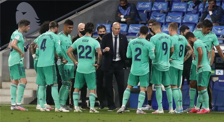 ريال مدريد يفوزعلي أسبانيول بهدف نظيف ويحرج برشلونه بصدارة الدوري الأسباني.
