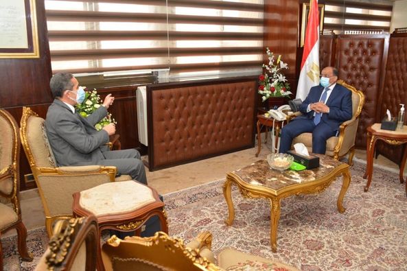 وزير التنمية المحلية يتابع مع محافظ الغربية معدلات تنفيذ المشروعات التنموية وبرنامج تطوير الريف المصري 