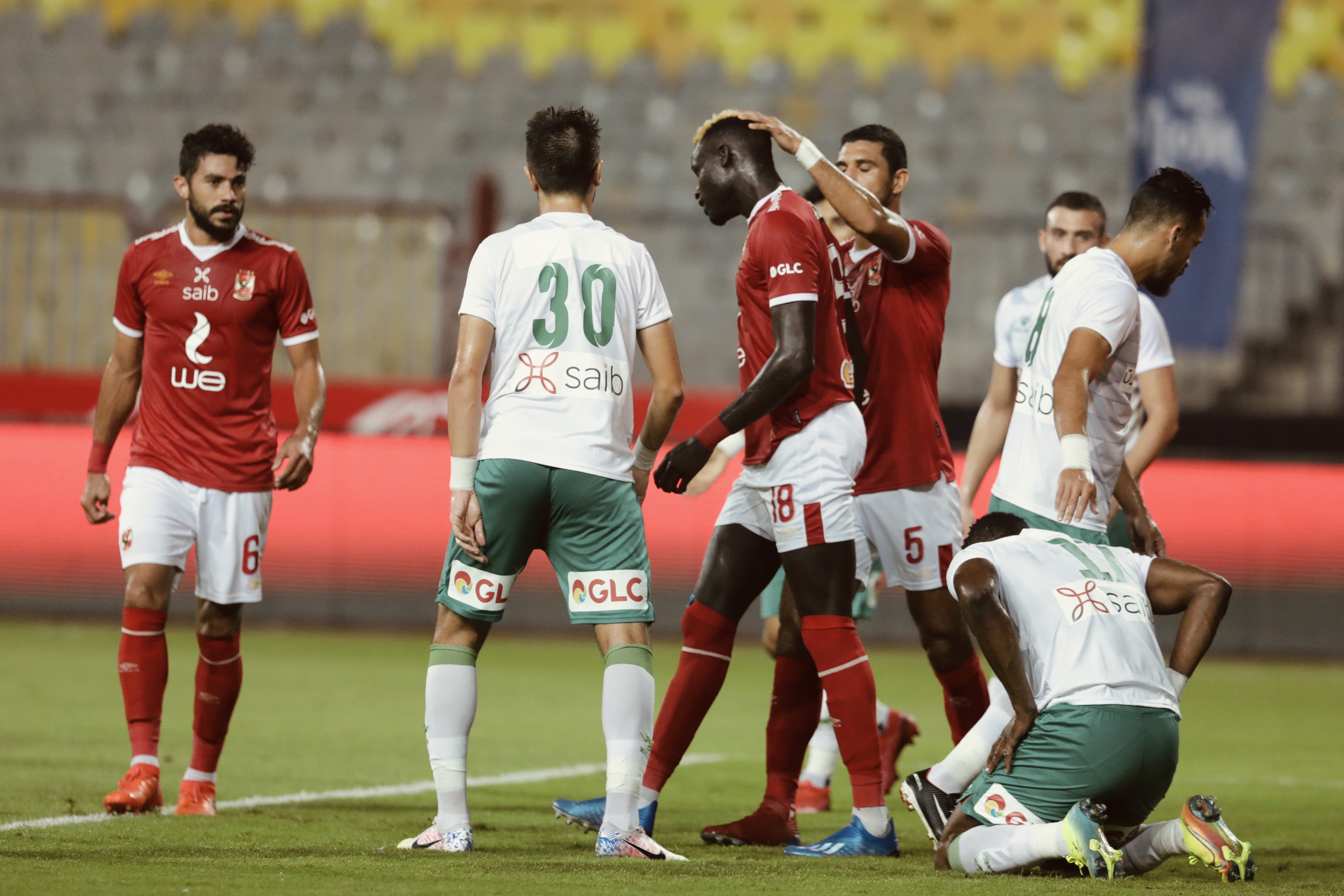 الأهلي يفوز علي المصري 2-0 ويواصل تألقه بالصداره بالدوري.