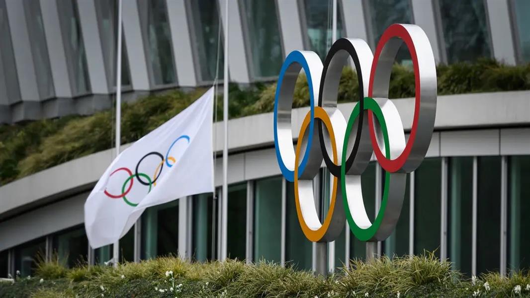‏اللجنة الأولمبية الدولية تسحب الوسام الأولمبي من الرئيس الروسي بوتين.‬