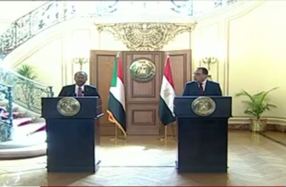 مؤتمر صحفى بين رئيسى وزراء مصر والسودان.