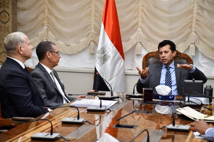 وزير الرياضة يلتقي رئيس الاتحاد المصري للكرة الطائرة للاطلاع على اخر استعدادات مصر لاستضافة بطولة افريقيا