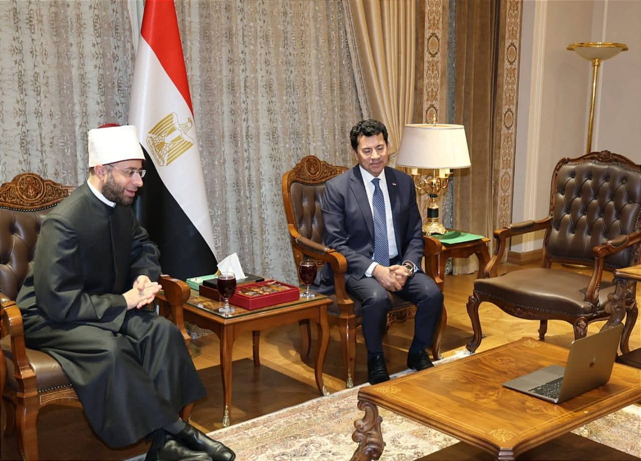 *بالفيديو كونفرانس.. وزيرا الشباب والرياضة والأوقاف يتابعان سير العملية الانتخابية من غرفة العمليات المركزية