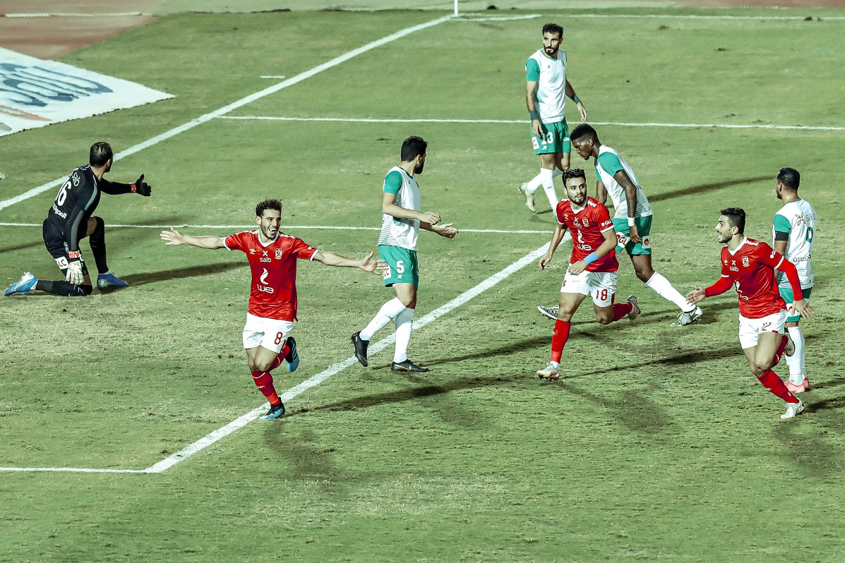  الأهلي يكتسح الاتحاد ويقلب تأخره لفوز قاتل بهدفين لهدف ويتأهل لمواجهة الطلائع في نهائي كأس مصر.