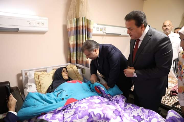 وزير الصحة ونظيره التركي يتفقدان الخدمات الطبية المقدمة للجرحى والأطفال الفلسطينيين الذين يتلقون العلاج بالمستشفيات المصرية