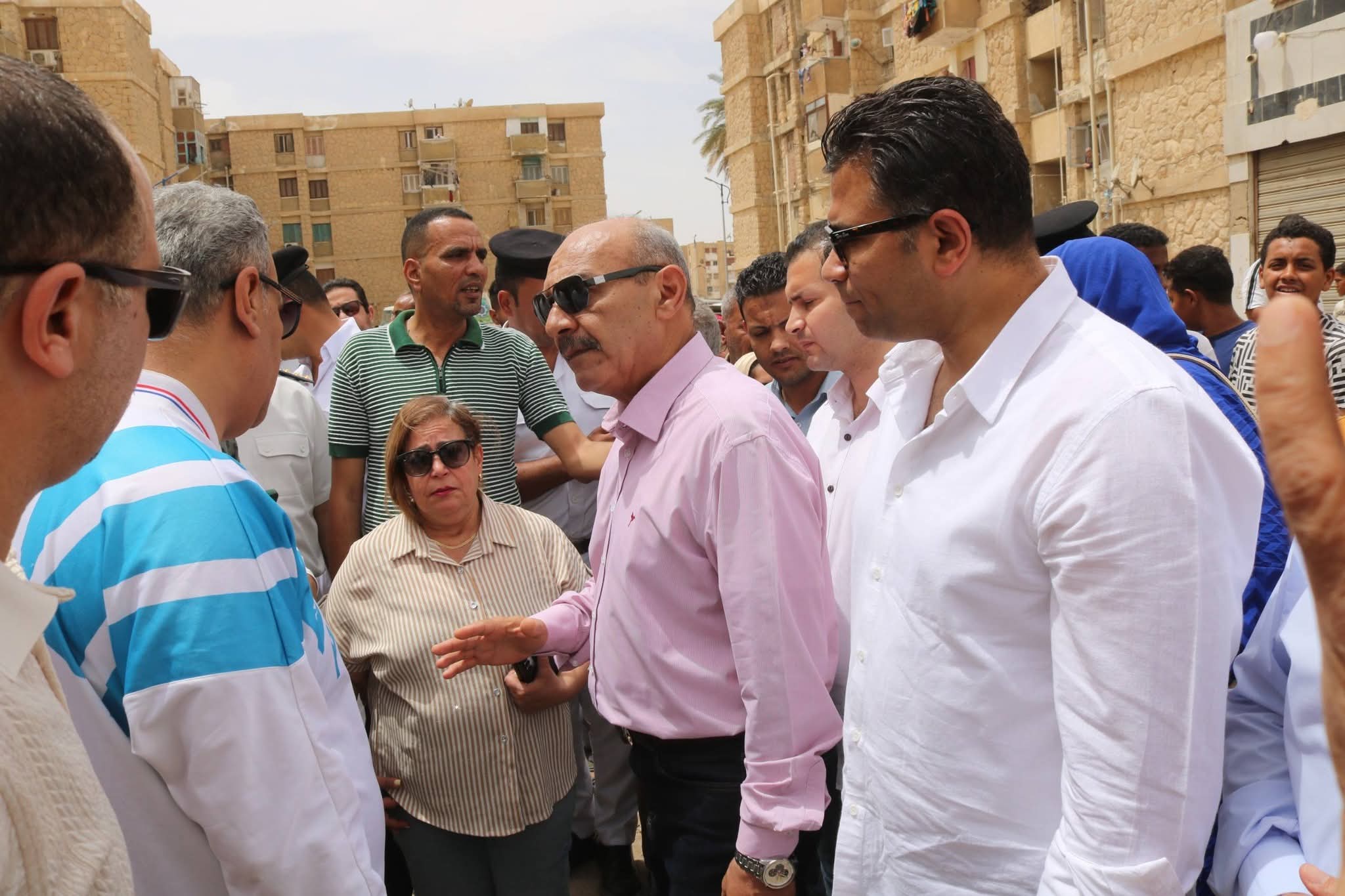 محافظ السويس يتفقد منطقة عمارات الدلتا بحي فيصل لمتابعة أعمال التطوير فى اطار رصد ومتابعه شكوى من بعض اهالى منطقه عمارات الدلتا بحى فيصل