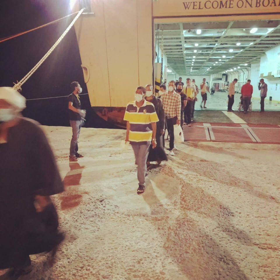 وزير النقل يتابع وصول 348 راكب مصري على الخط الملاحي العقبة / نويبع من المصريين العائدين من المملكة الاردنية