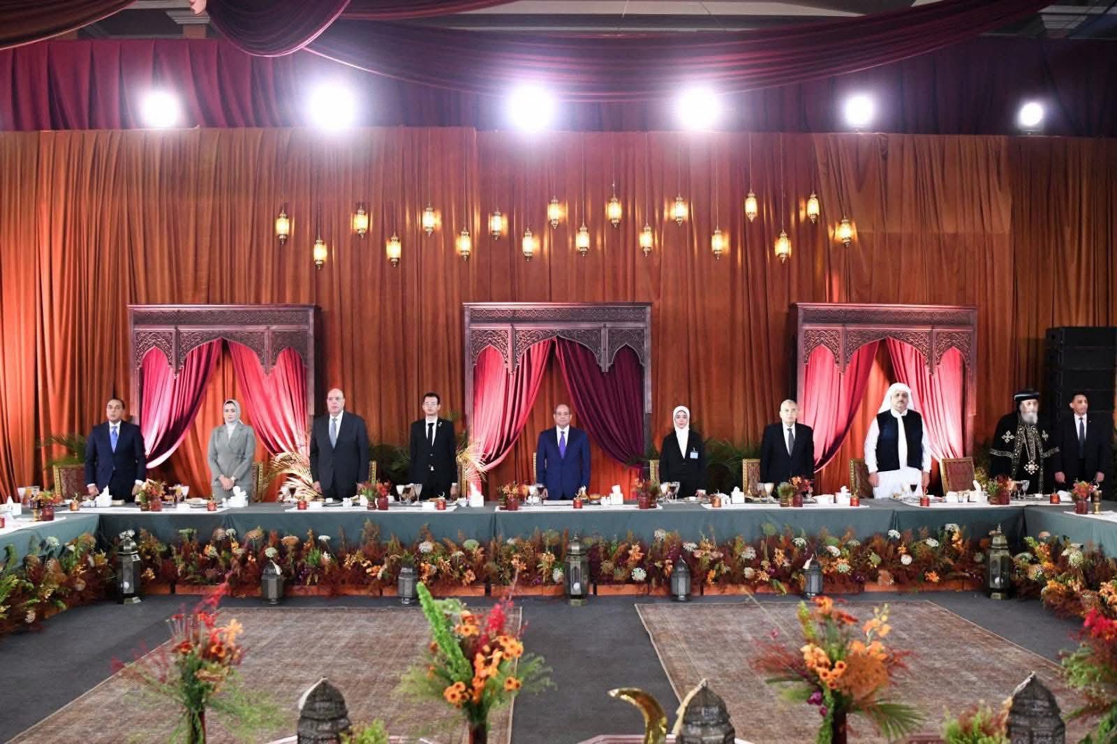 شارك السيد الرئيس عبد الفتاح السيسي، اليوم، في حفل إفطار الأسرة المصرية والذي أقيم بدار القوات الجوية،