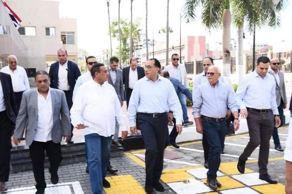 رئيس مجلس الوزراء يزور محافظة بورسعيد و يتفقد الشبكة الوطنية لخدمات الطوارىء والسلامة العامة 