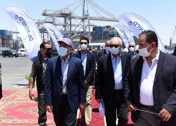 خلال زيارته للمنطقة الاقتصادية لقناة السويس: رئيس الوزراء يتفقد أعمال التطوير الجاري تنفيذها بميناء السخنة بتكلفة 20 مليار جنيه