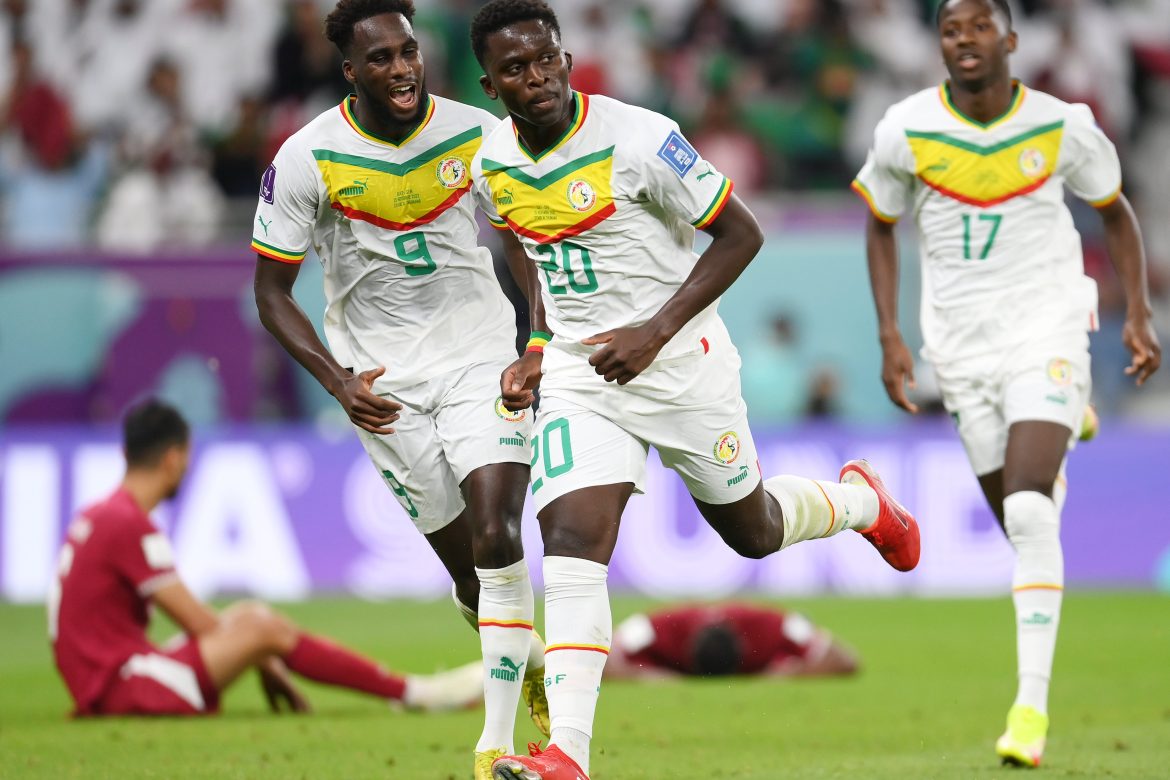 السنغال تفوز علي قطر بثلاثية مقابل هدف في كأس العالم قطر 2022.