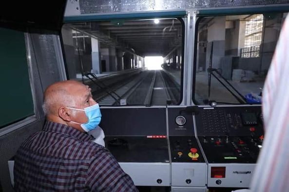 وزير النقل يتفقد مواقع العمل بمشروع القطار الكهربائي الخفيف)  (LRT) السلام - العاصمة الإدارية الجديدة - العاشر من رمضان ) 