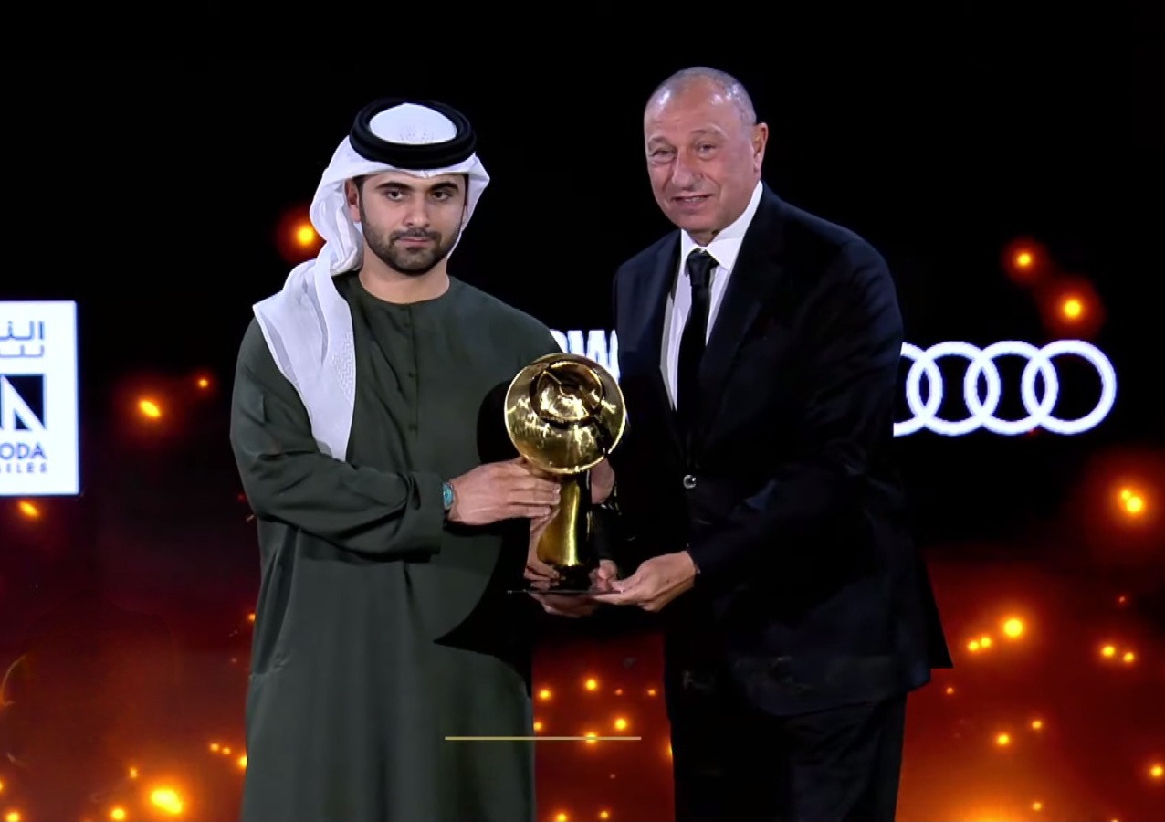 عاجل: الخطيب يتسلم جائزة الأهلي كأفضل نادٍ بالشرق الأوسط في حفل دبي جلوب سوكر.