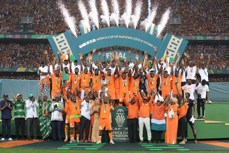 منتخب كوت ديفوار يفوز على نيجيريا بثنائية لهدف ويتوج بطلاً لكأس الأمم الأفريقية للمره الثالثه في تاريخه. 