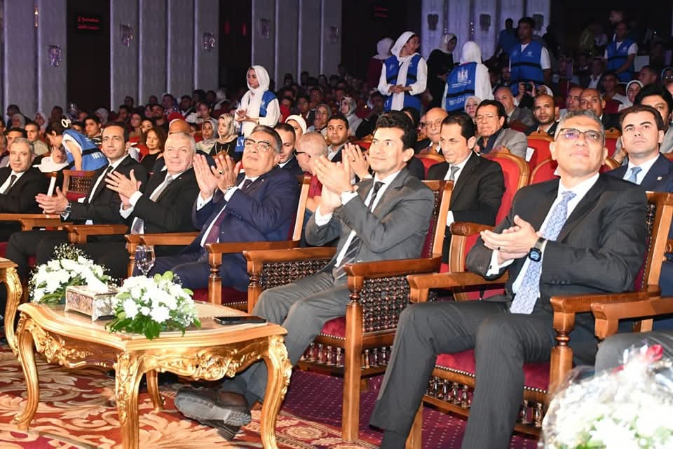  وزير الشباب والرياضة ومحافظا الدقهلية والجيزة يشهدون ختام الموسم الخامس لمهرجان 